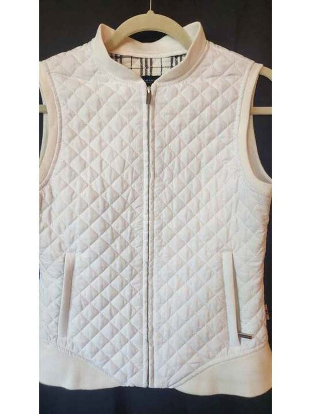 Elevate your style with this Burberry Golf Quilted Vest Size Small